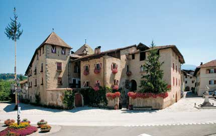 Sanzeno, Castel Casez