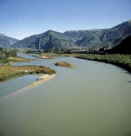 Il fiume Piave nelle vicinanze di Segusino