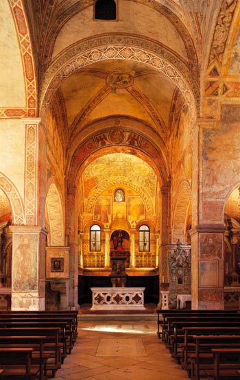 santuario dei SS Vittore e Corona - interno