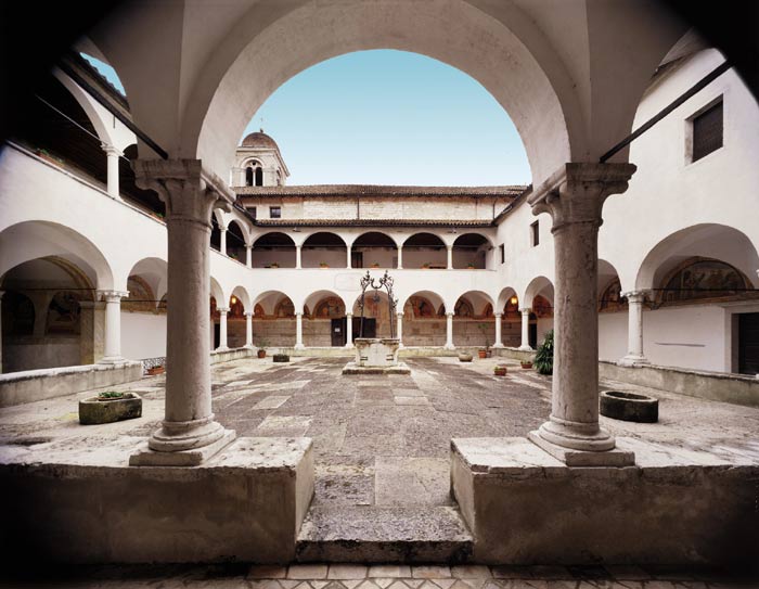 santuario dei SS Vittore e Corona - loggiato