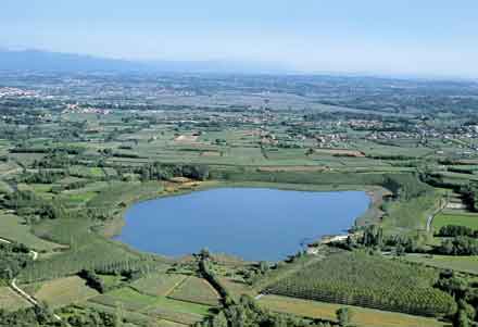 Veduta aerea dell'unico lago intermorenico esistente